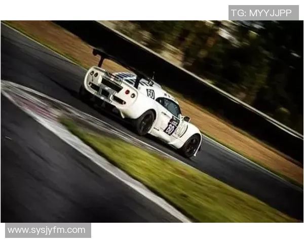 足球明星转场瞬间精彩回顾全景视频展现球场传奇与激情碰撞 足球明星转场瞬间精彩回顾全景视频展现球场传奇与激情碰撞